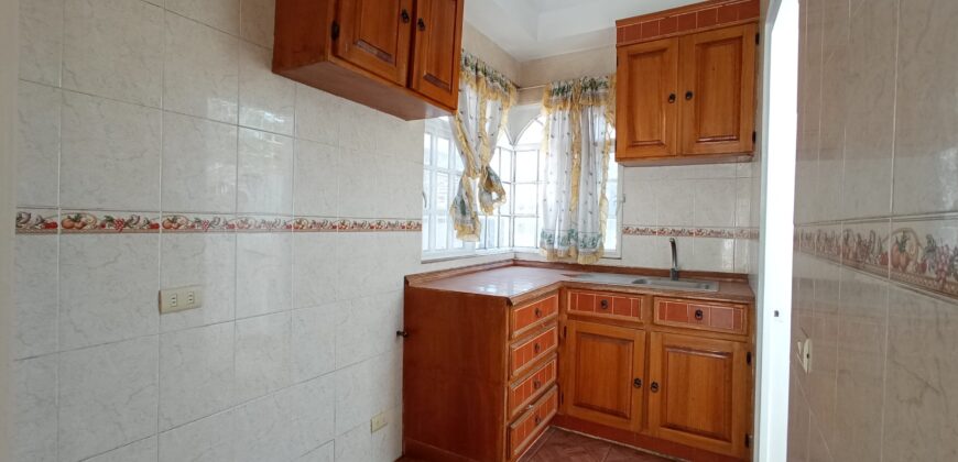 Casa en Esquina Fracc. La Alameda, El Salto