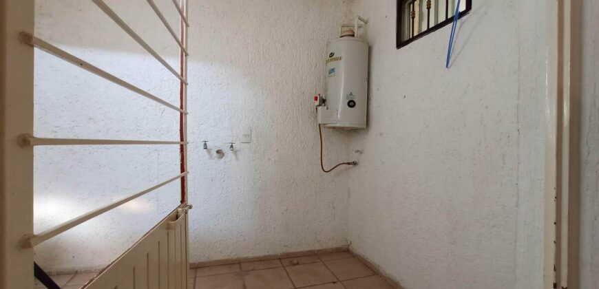 Zona del Miravalle-Gomez Farias Vendo casa duplex